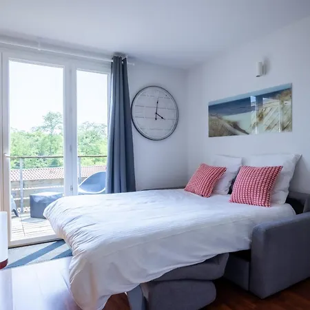 Ideal Famille - Piscine Interieur Chauffee Et Exterieure * Cassen